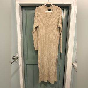ASOS maxi sweater dress. SIZE 6 tall!! V neck with slit.
